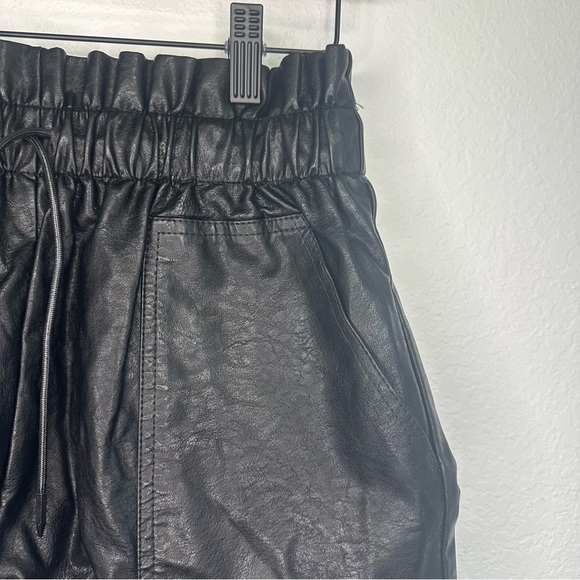 High-Waisted Pleather Shorts – Size Medium - Picture 2 of 5